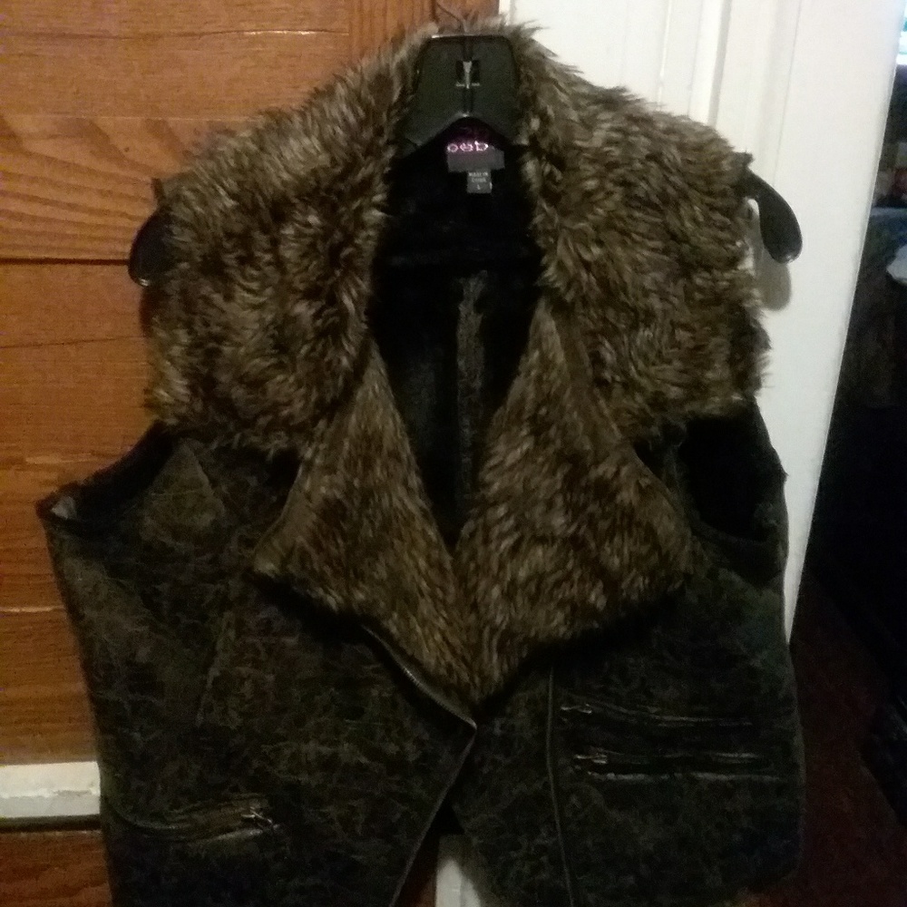 Vest - Picture 3 of 3